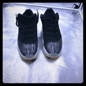 USED MEN'S AIR JORDAN RETRO 11 LOW
